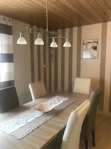 Ferienwohnungen Und Gaestezimmer Herrmann Steinbach am Wald Apartment