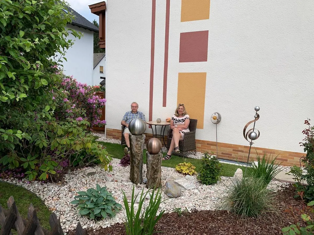 Ferienwohnungen Und Gaestezimmer Herrmann Steinbach am Wald