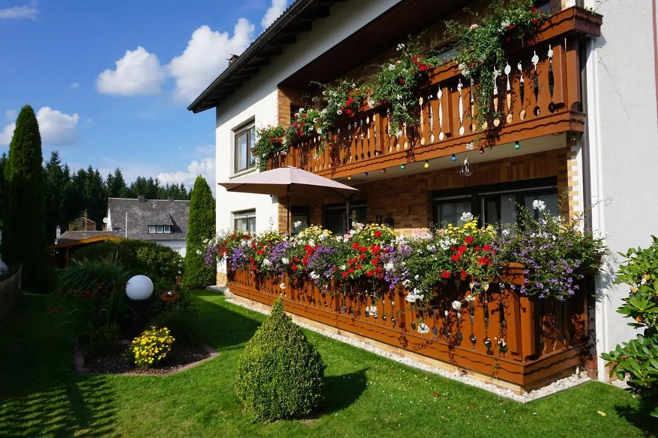 Apartment Ferienwohnungen Und Gaestezimmer Herrmann Steinbach am Wald Germany